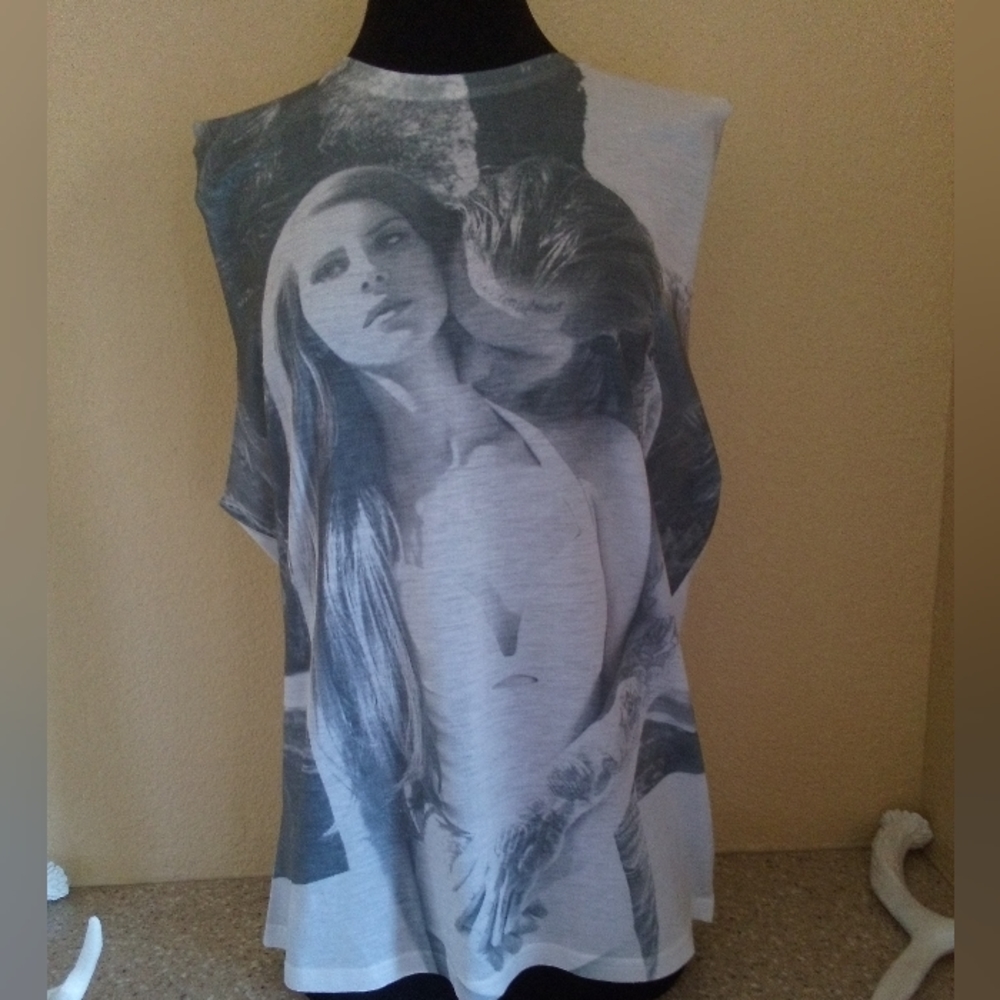 Printed tank top gray on white no tag XL